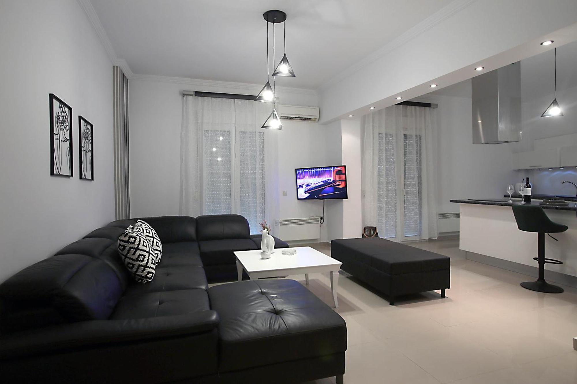 Estia Luxury House Drama